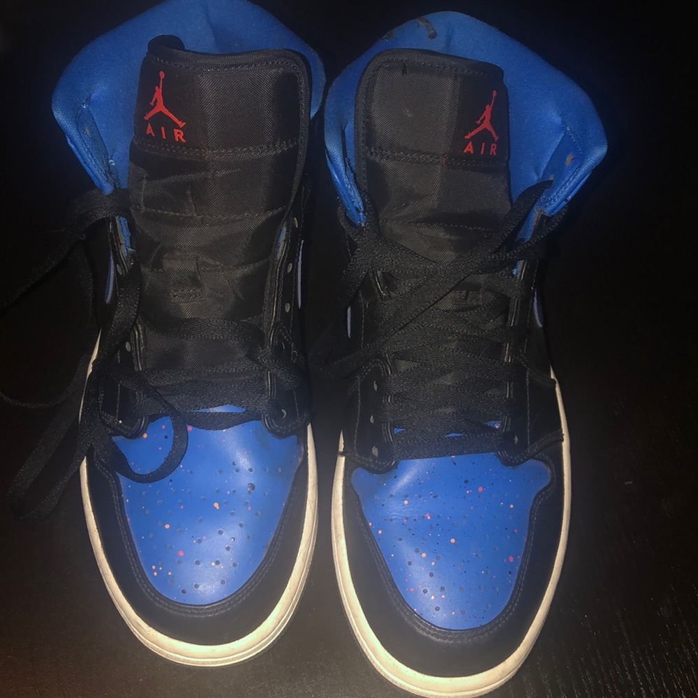 Jordon retro ones blue